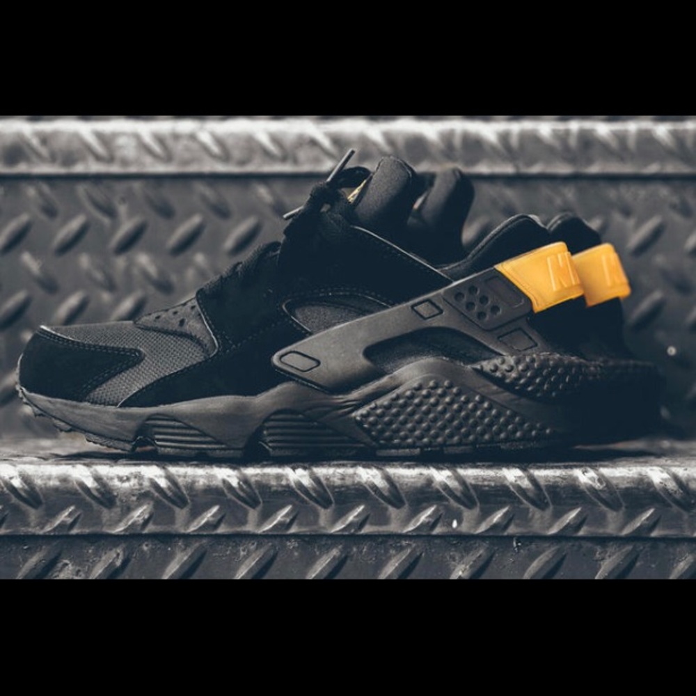 Mens Air Huarache Black/Metallic Gold